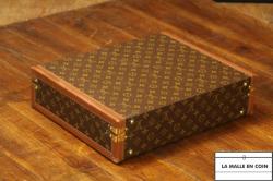 R2617_attacher_case_Louis__Vuitton_8__1541709126_560