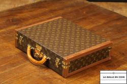 R2617_attacher_case_Louis__Vuitton_9__1541709127_773