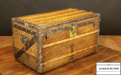 Sold luggages : R2689 Malle Louis Vuitton monogram courrier 110