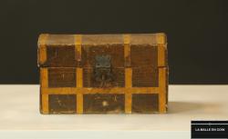 R2655_mini_malle_de_poupe__e_bomb_papier_lattes_papier1__1544868428_943
