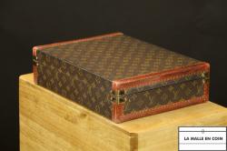 R2662_Attache_case__Louis_Vuitton_president_5__1549895879_733