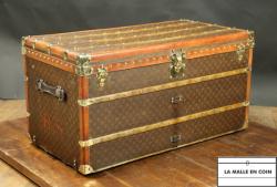 Sold luggages : Shoes monogrammed Louis Vuitton trunk DV25