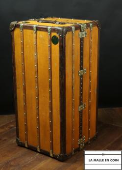 Wardrobe__Louis_Vuitton_3315__1773348784_745