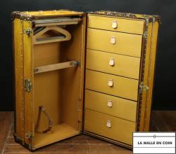 Wardrobe__Louis_Vuitton_3318__1773348785_500