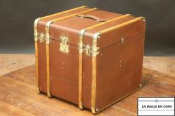 malle_a_chapeau_cintre5__1650616828_222
